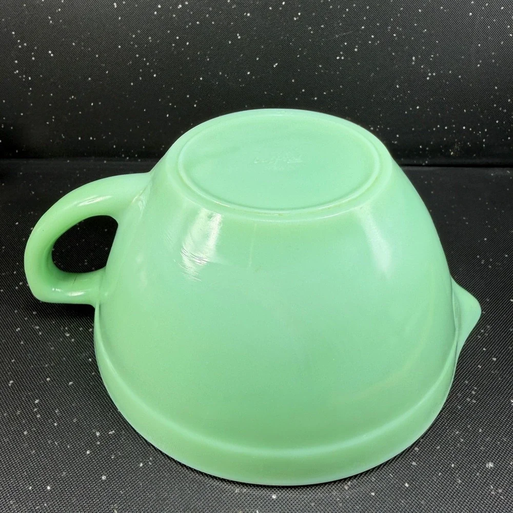 Fire King Jadeite Glass Batter Bowl with Spout and Handle Vintage Green 9in